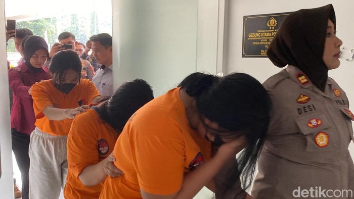 Polisi Tangkap 4 Selebgram Bogor Promosi Judi Online, Satu Masih Pelajar